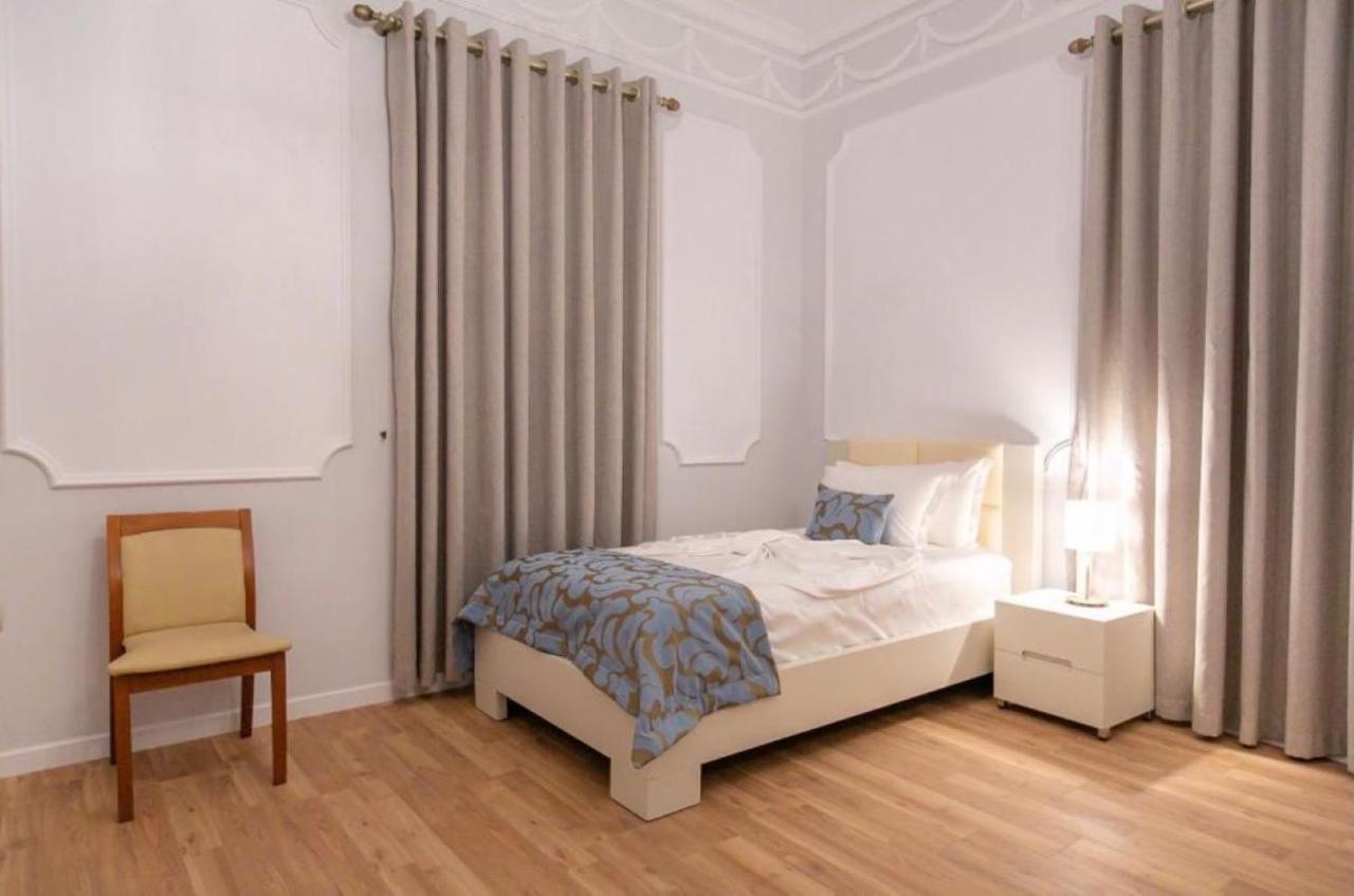 Vila Ferdinand Modern Rooms In Tirana'S Center エクステリア 写真