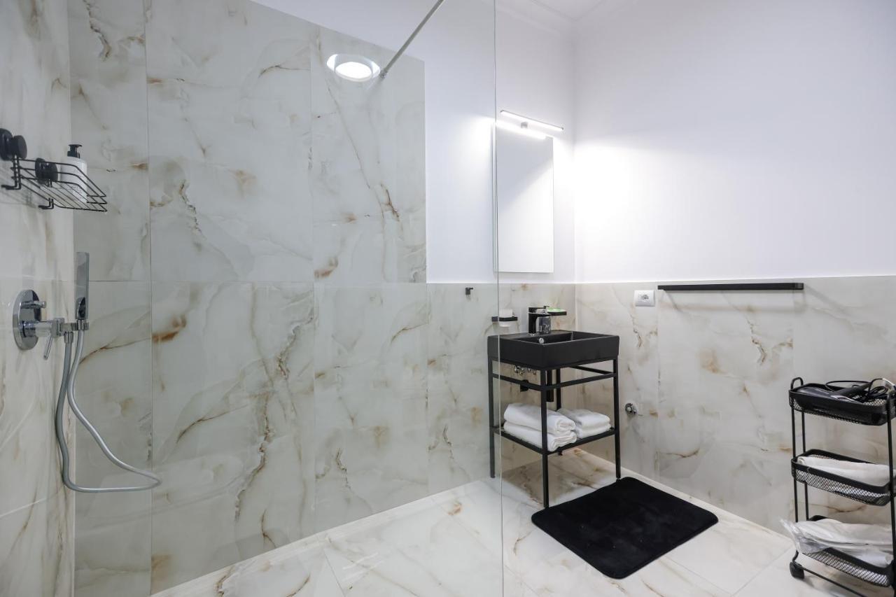 Vila Ferdinand Modern Rooms In Tirana'S Center 部屋 写真