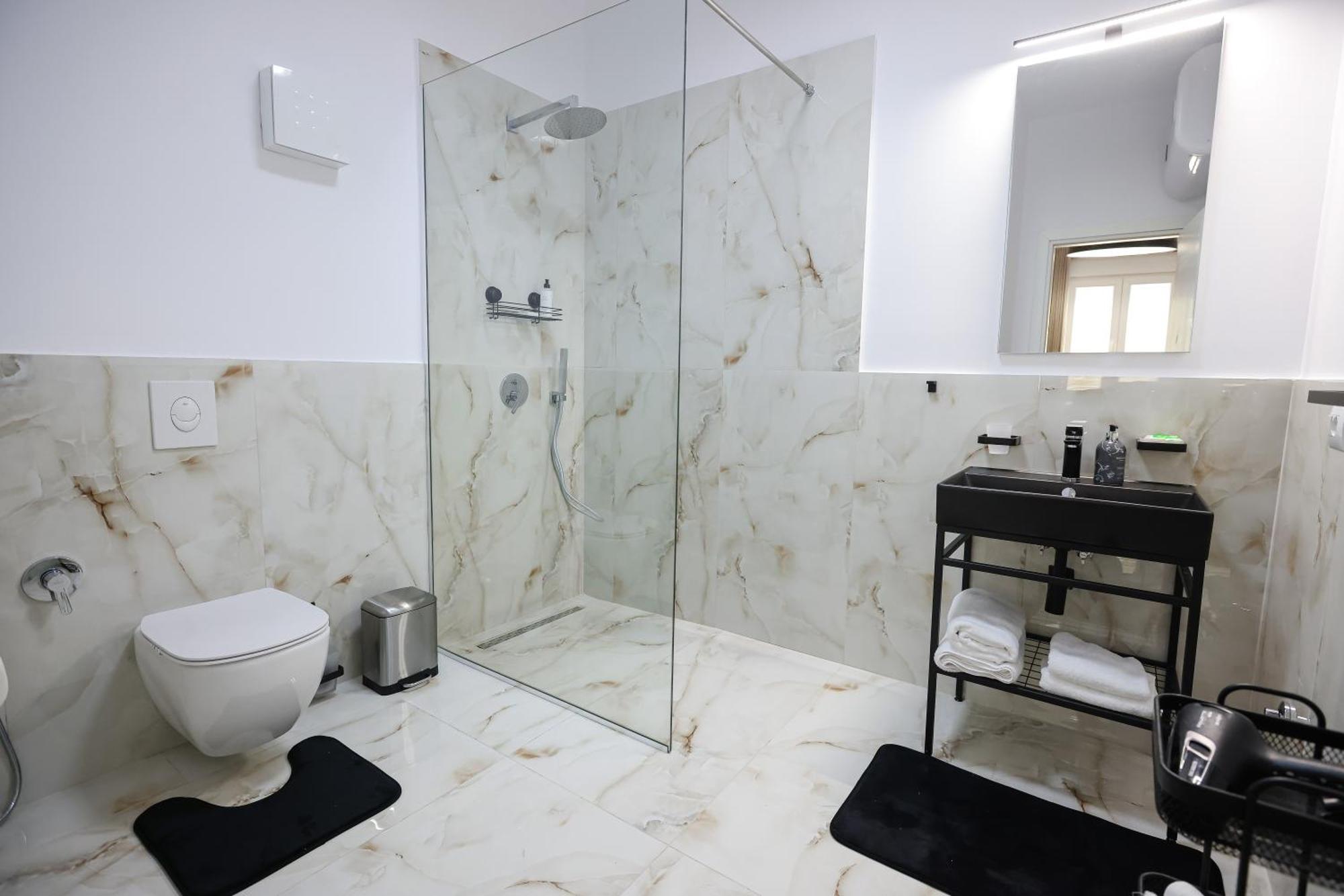 Vila Ferdinand Modern Rooms In Tirana'S Center 部屋 写真